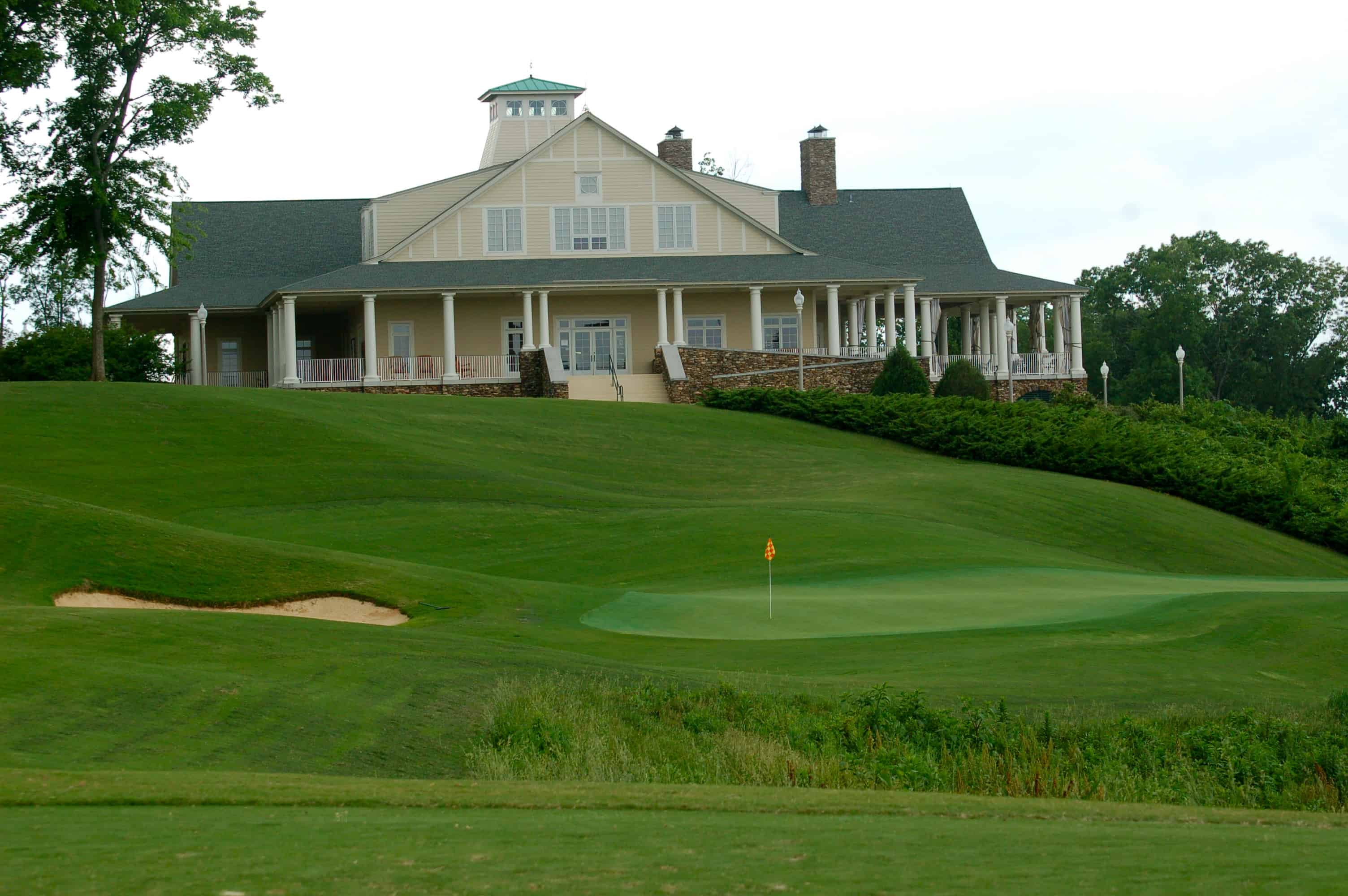 The 18th green of The Fighting Joe at The Shoals, overlooking Wilson Lake on the Tennessee River